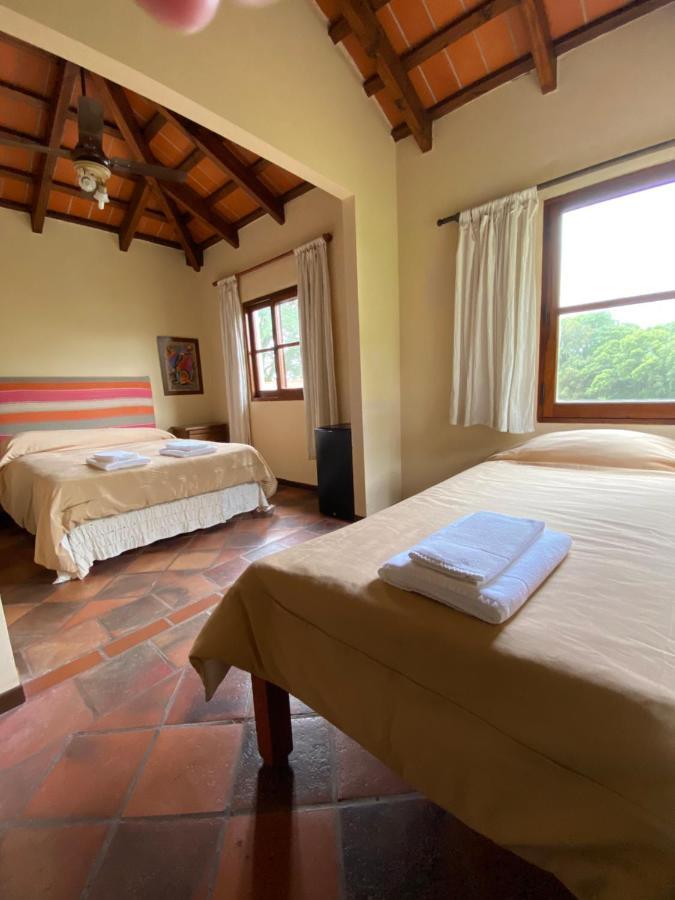Hotel Torrontes サンロレンソ エクステリア 写真