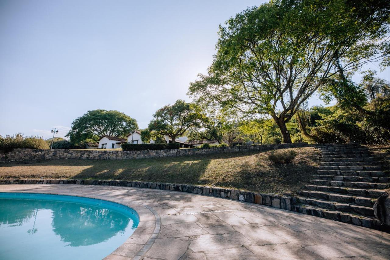Hotel Torrontes サンロレンソ エクステリア 写真